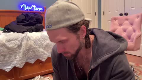 Snapshot of alexmanndickerson chatting on 12-04-24, 02:42 Alex Mann online show from 12-04-24, 02:42