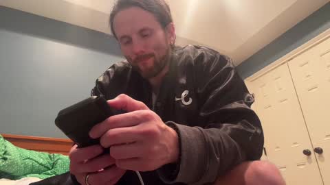 Snapshot of alexmanndickerson chatting on 12-25-24, 01:53 Alex Mann online show from 12-25-24, 01:53