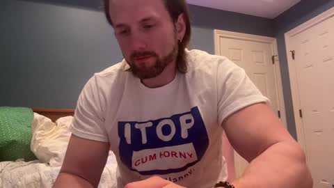 Snapshot of alexmanndickerson chatting on 12-28-24, 01:17 Alex Mann online show from 12-28-24, 01:17