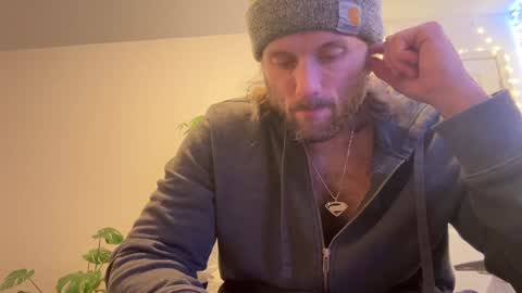 Snapshot of alexmanndickerson chatting on 01-17-25, 02:29 Alex Mann online show from 01-17-25, 02:29