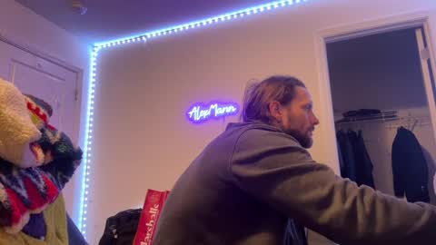 Snapshot of alexmanndickerson chatting on 01-20-25, 02:11 Alex Mann online show from 01-20-25, 02:11