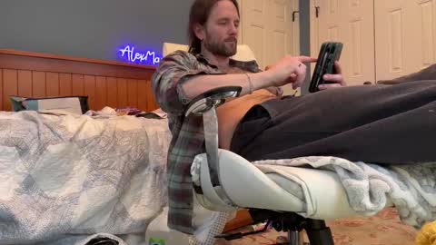Snapshot of alexmanndickerson chatting on 02-25-25, 03:49 Alex Mann online show from 02-25-25, 03:49