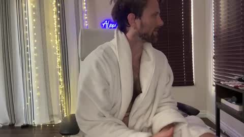 Snapshot of alexmanndickerson chatting on 10-03-25, 04:15 Alex Mann online show from 10-03-25, 04:15