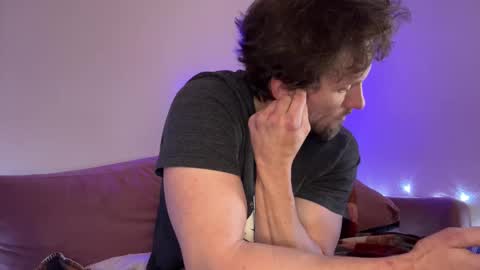 Snapshot of alexmanndickerson chatting on 11-09-25, 04:38 Alex Mann online show from 11-09-25, 04:38