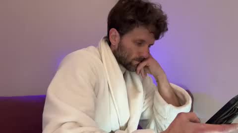 Snapshot of alexmanndickerson chatting on 12-14-25, 06:12 Alex Mann online show from 12-14-25, 06:12