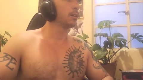 Snapshot of alexopenmind21 chatting on 05-18-26, 01:02 Alexxx online show from 05-18-26, 01:02