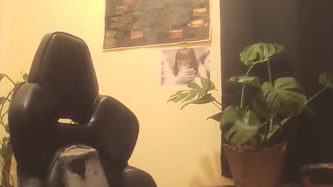 Snapshot of alexopenmind21 chatting on 05-21-26, 01:23 Alexxx online show from 05-21-26, 01:23