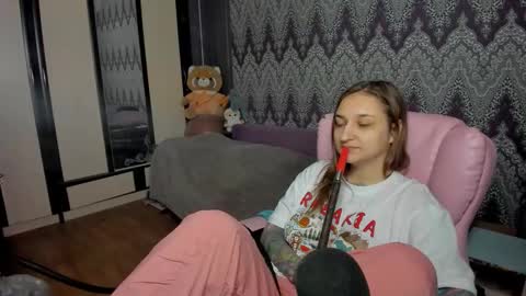 Snapshot of alexracc00n chatting on 01-29-25, 04:15 Alex online show from 01-29-25, 04:15