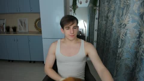 Snapshot of alexs_771 chatting on 01-16-25, 12:53 Dennis online show from 01-16-25, 12:53