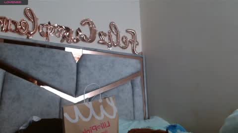 Snapshot of alexvsluisa chatting on 12-21-24, 03:31 alex y luisa online show from 12-21-24, 03:31