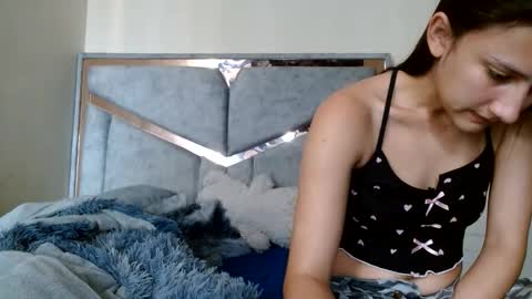 Snapshot of alexvsluisa chatting on 06-07-26, 02:54 alex y luisa online show from 06-07-26, 02:54