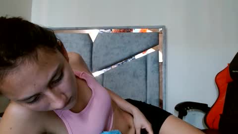 Snapshot of alexvsluisa chatting on 06-10-26, 03:55 alex y luisa online show from 06-10-26, 03:55