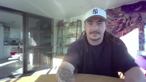 Alex online show from 04-01-26, 04:13