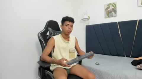 alexx_cum18 online show from 06-10-26, 04:23