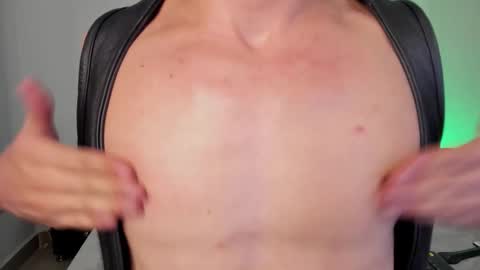 Snapshot of alexxander_hall chatting on 10-31-25, 01:28 Alexxander Hall online show from 10-31-25, 01:28