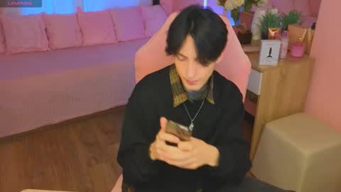 Snapshot of alexxone_ chatting on 09-18-25, 12:18 Alex online show from 09-18-25, 12:18