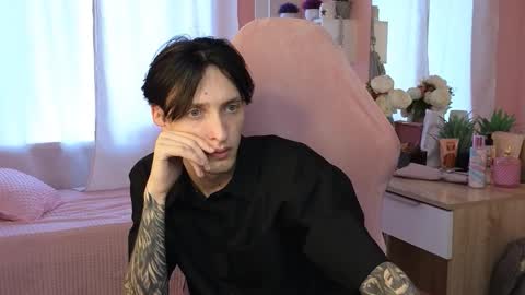 Snapshot of alexxone_ chatting on 09-30-25, 10:09 Alex online show from 09-30-25, 10:09