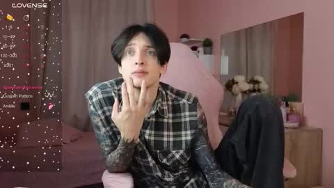 Snapshot of alexxone_ chatting on 11-01-25, 12:07 Alex online show from 11-01-25, 12:07