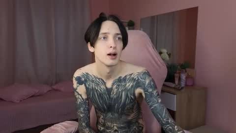 Snapshot of alexxone_ chatting on 11-13-25, 12:15 Alex online show from 11-13-25, 12:15