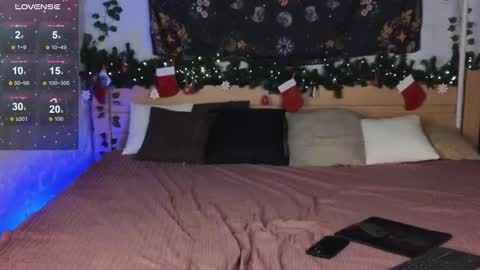 Snapshot of alexxone_ chatting on 12-17-25, 05:41 Alex online show from 12-17-25, 05:41