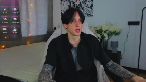 Snapshot of alexxone_ chatting on 04-24-26, 08:06 Alex online show from 04-24-26, 08:06