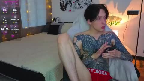 Snapshot of alexxone_ chatting on 04-27-26, 09:29 Alex online show from 04-27-26, 09:29
