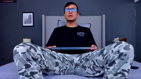 Alexo Rossie online show from 12-27-24, 01:28