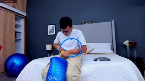 Alexo Rossie online show from 12-31-24, 12:36