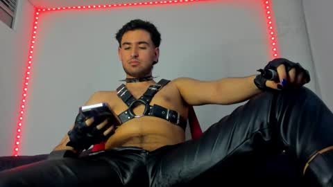 Snapshot of alexxx_savage chatting on 12-22-25, 01:57 Alexander online show from 12-22-25, 01:57