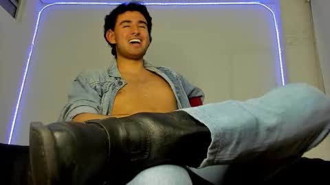 Snapshot of alexxx_savage chatting on 02-01-26, 02:21 Alexander online show from 02-01-26, 02:21