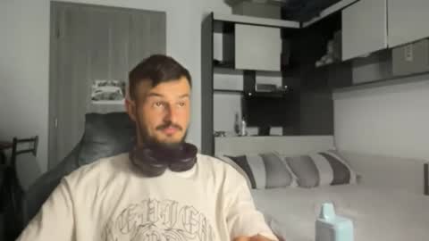 Alezandre online show from 05-18-26, 05:30