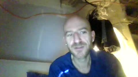 Edgarrrdd1021 online show from 04-11-26, 06:01