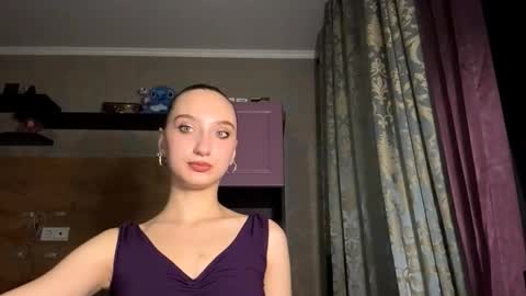 Tatiana online show from 11-21-25, 04:16