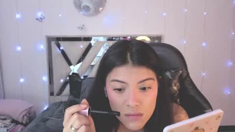 Carolina Join The Fan Club  online show from 11-20-25, 12:55