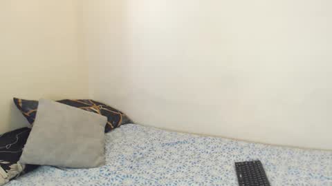 algiz_ online show from 11-09-25, 09:13