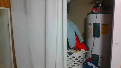 Snapshot of ali_tayler chatting on 10-14-25, 05:47 ali_tayler online show from 10-14-25, 05:47