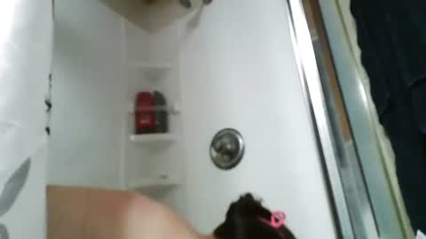 Snapshot of ali_tayler chatting on 10-23-25, 10:19 ali_tayler online show from 10-23-25, 10:19