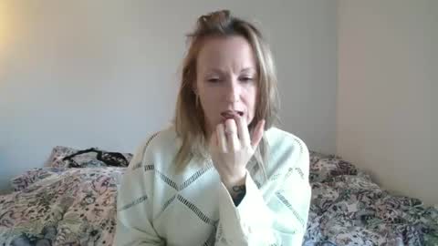 Snapshot of alice8363 chatting on 12-06-24, 08:59 Alice online show from 12-06-24, 08:59