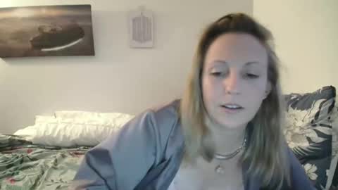 Snapshot of alice8363 chatting on 12-08-24, 04:07 Alice online show from 12-08-24, 04:07