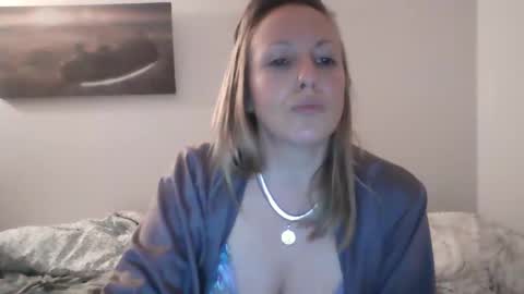 Snapshot of alice8363 chatting on 12-13-24, 05:00 Alice online show from 12-13-24, 05:00
