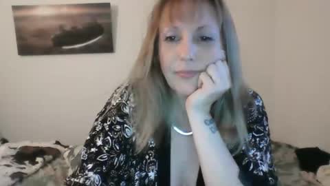 Snapshot of alice8363 chatting on 01-03-25, 04:16 Alice online show from 01-03-25, 04:16