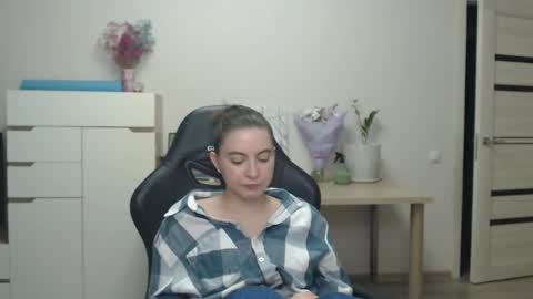 Alice online show from 11-22-25, 10:42