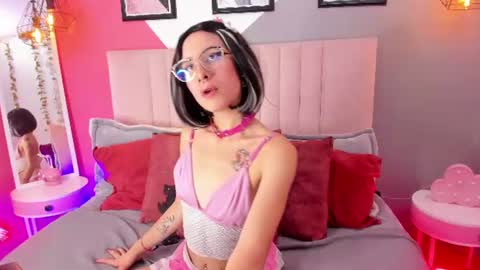 alice__moon__ online show from 07-24-26, 09:35