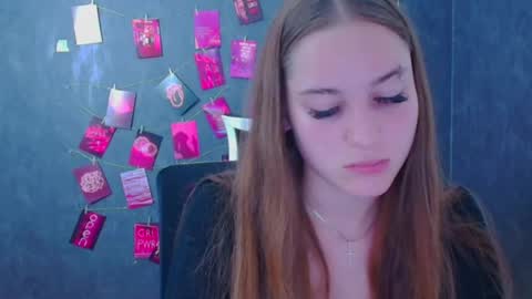 Snapshot of alice_dreamofu chatting on 06-29-26, 10:15 Alice online show from 06-29-26, 10:15