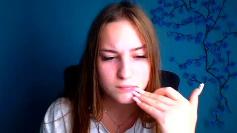 Snapshot of alice_dreamofu chatting on 08-09-26, 11:37 Alice online show from 08-09-26, 11:37