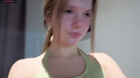 Snapshot of alice_hetfield chatting on 01-18-26, 06:17 My name is Alice find out about me in the Fansly online show from 01-18-26, 06:17