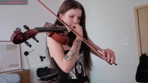 Snapshot of alice_hetfield chatting on 02-11-26, 07:02 My name is Alice find out about me in the Fansly online show from 02-11-26, 07:02