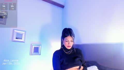 Alice  online show from 01-14-25, 01:15