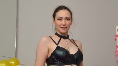 Snapshot of alice_munro chatting on 02-22-25, 09:26 AliceMunro online show from 02-22-25, 09:26