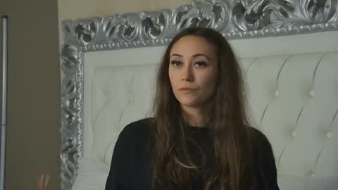 Snapshot of alice_munro chatting on 11-18-25, 08:24 AliceMunro online show from 11-18-25, 08:24